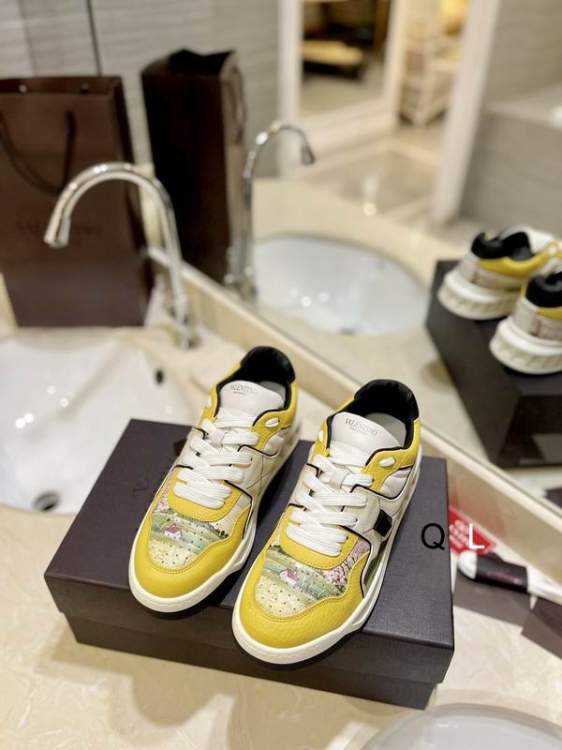 Picture of Valentino Shoes _SKUValentinosz35-466CLL01120043
